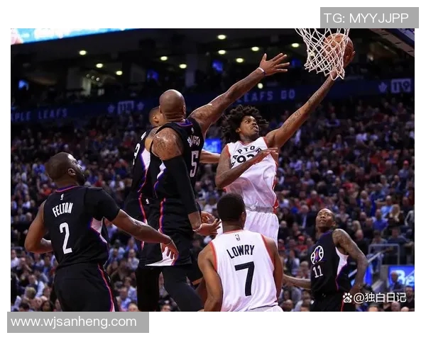 字母哥愤怒撕裂球衣雄鹿惨败后更衣室内冲突不断引发关注